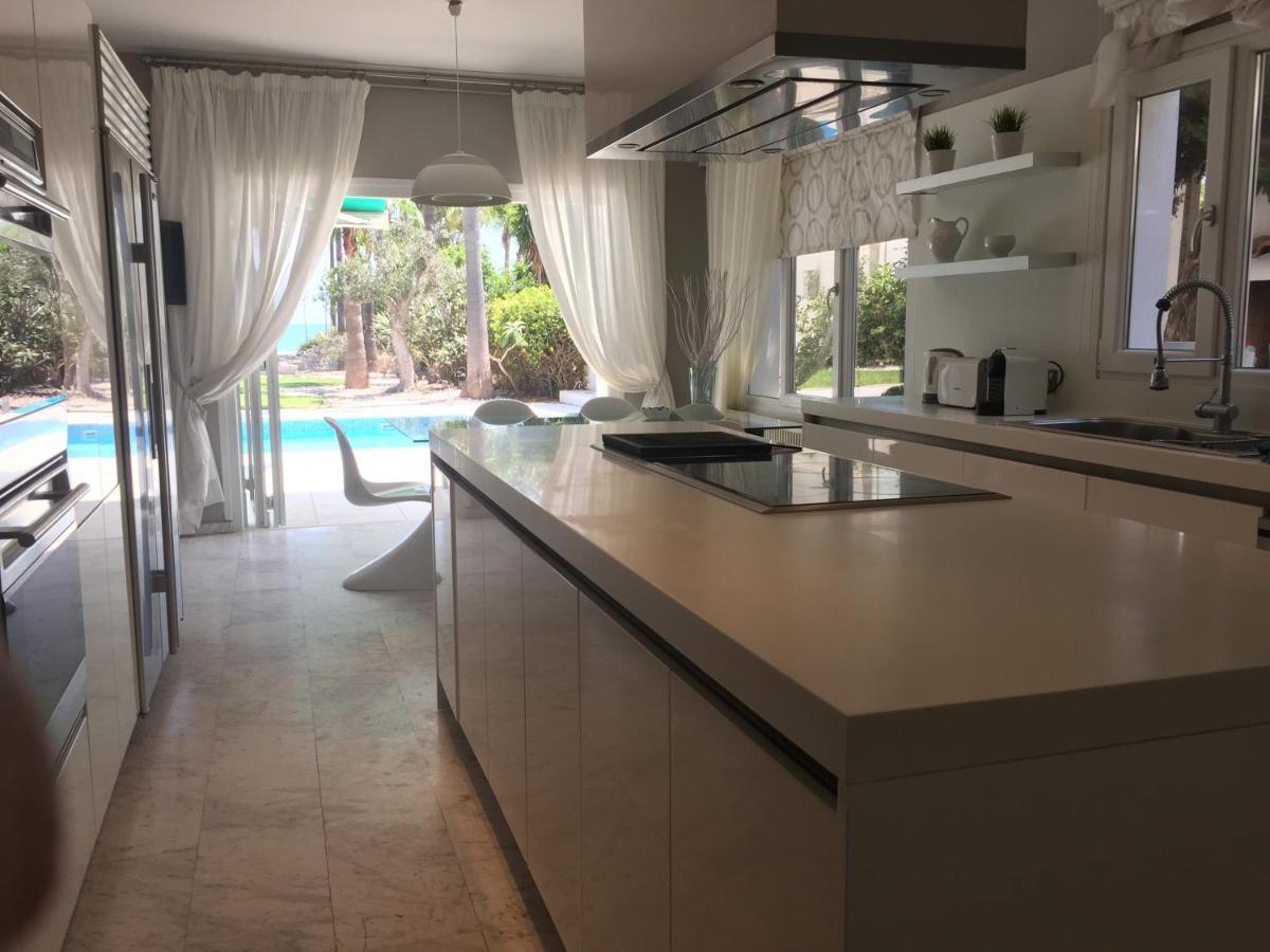 Deluxe First Line Villa Perivolia Exterior photo